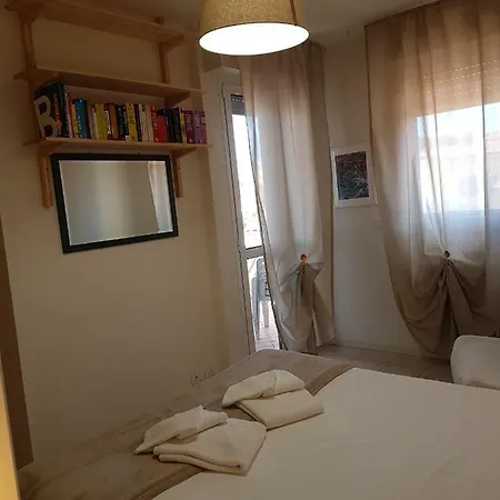 Darsena Con Box Auto カットーリカ